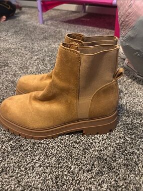 Nine West Tan Suede Chelsea Lug Sole Ankle Boots